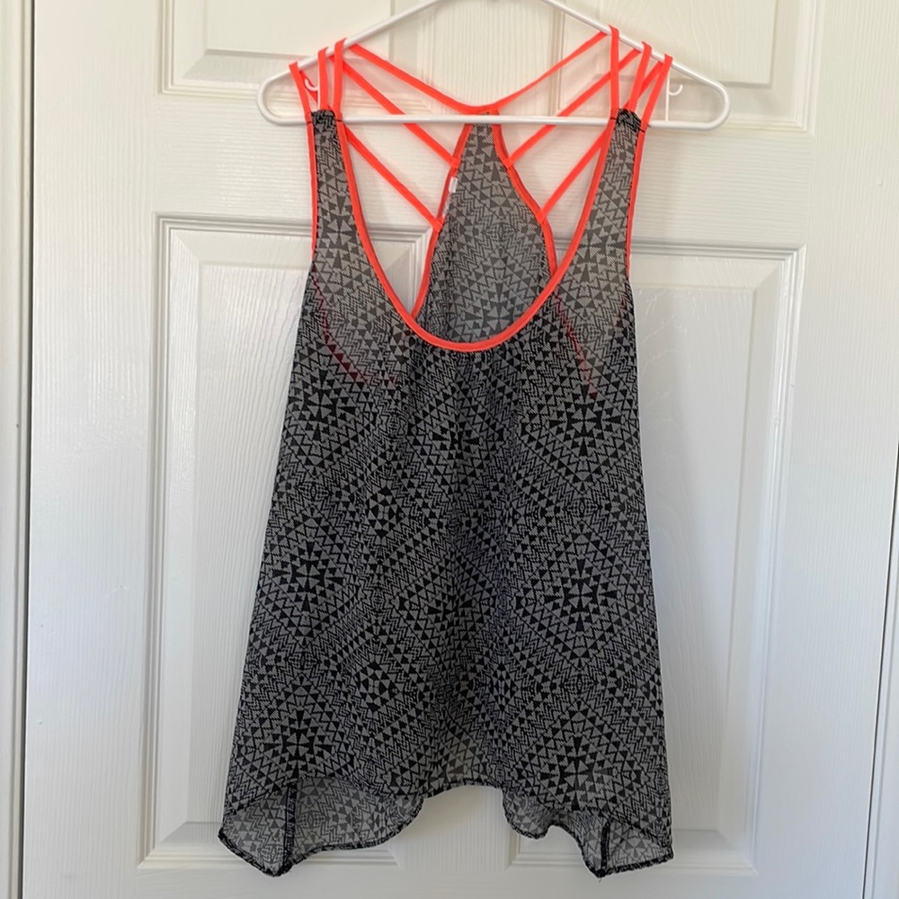 Asymmetrical tank. L